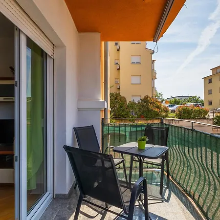 Peach House Apartman Póla